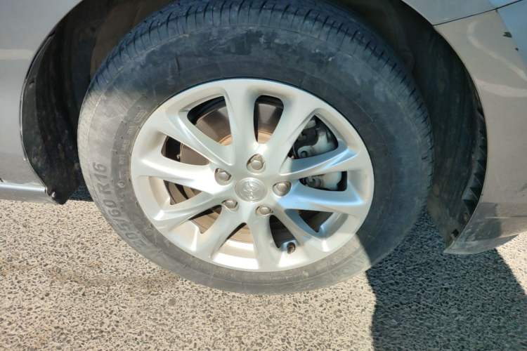 Used Buick GL6  Right Front Wheel Hub