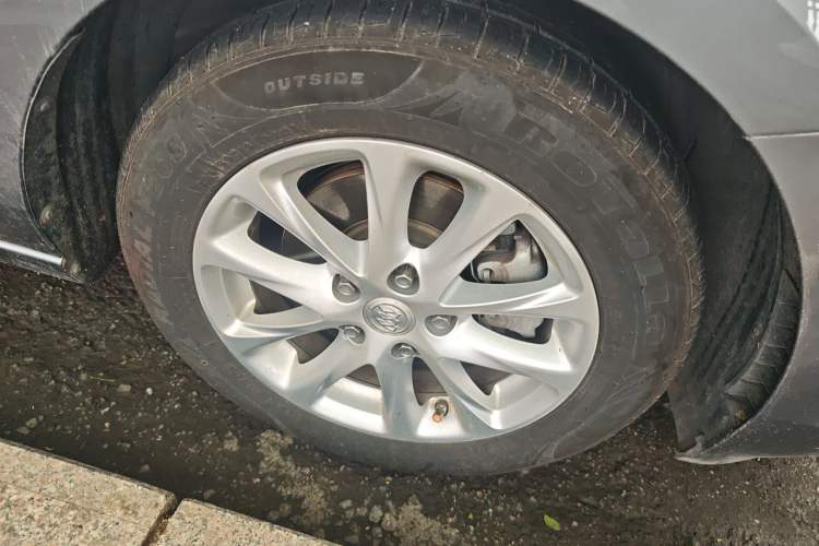 Used Buick GL6 2018 18T 6-Seater Luxury Model Right Front Wheel Hub