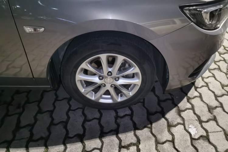 Used Buick GL6 2018 18T 6-Seater Luxury Model Right Front Wheel Hub