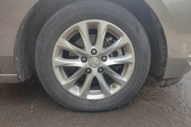 Used Buick GL6 2018 18T 5-seat Luxury Model Right Front Wheel Hub