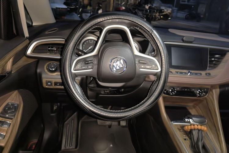 Used Buick GL6 2018 18T 6-Seater Prestige Model Steering Wheel