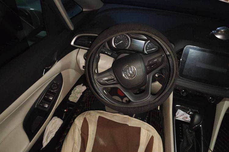 Used Buick GL6 2018 18T 6-Seater Elite Model Steering Wheel