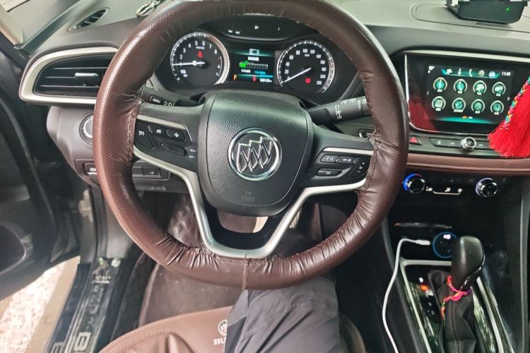 Used Buick GL6 2018 18T 6-Seater Luxury Model Steering Wheel