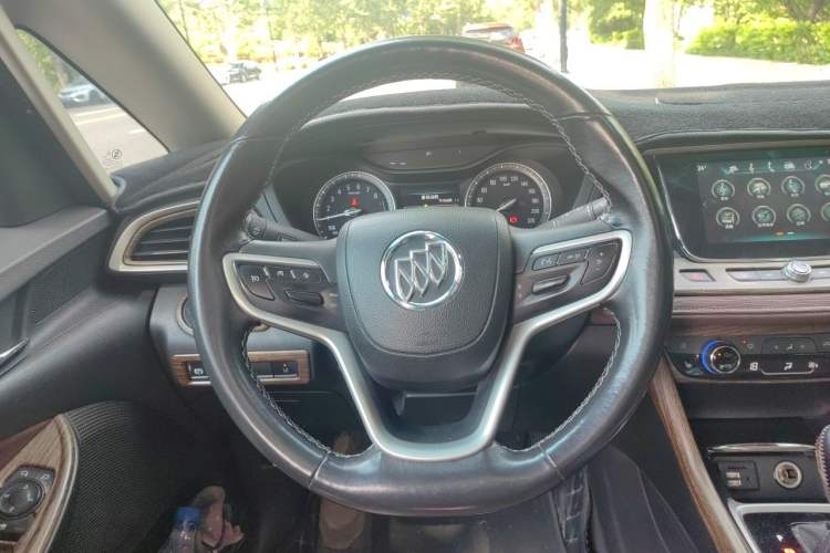 Used Buick GL6 2018 18T 5-seat Luxury Model Steering Wheel