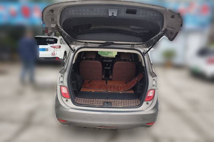 Used Buick GL6 2018 18T 6-Seater Luxury Model Trunk