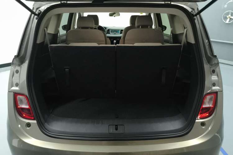 Used Buick GL6 2018 18T 6-Seater Elite Model Trunk