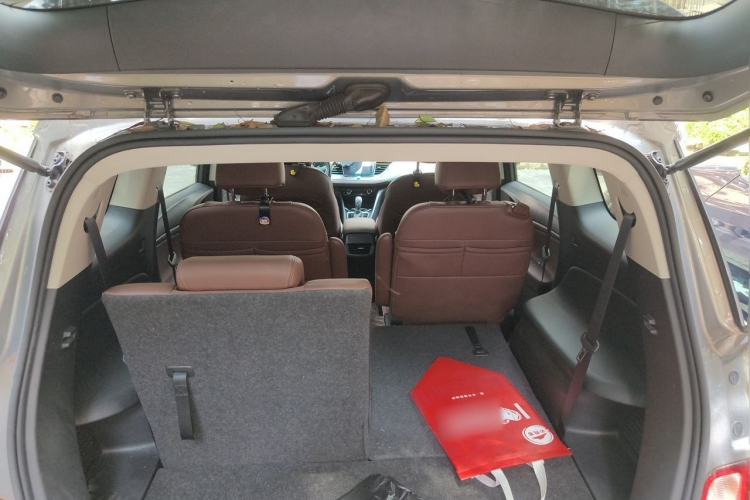 Used Buick GL6 2018 18T 6-Seater Luxury Model Trunk