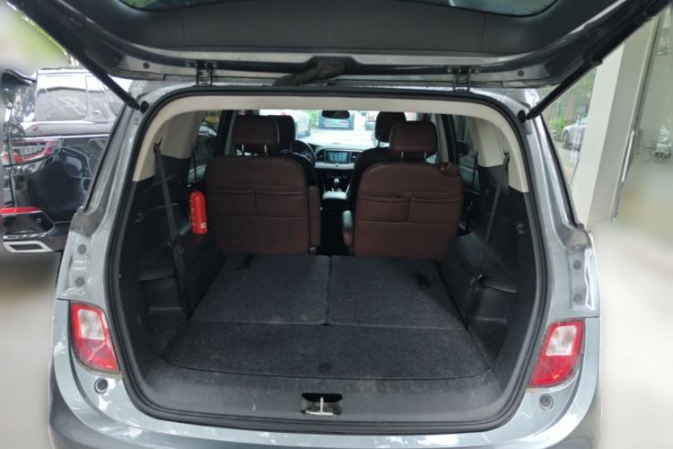 Used Buick GL6 2018 18T 6-Seater Prestige Model Trunk