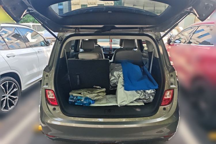 Used Buick GL6 2018 18T 6-Seater Elite Model Trunk