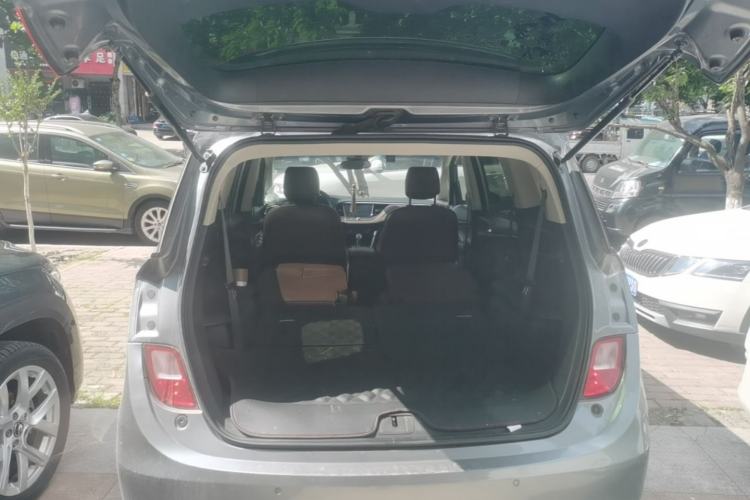 Used Buick GL6 2018 18T 6-Seater Luxury Model Trunk