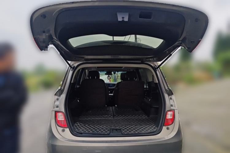 Used Buick GL6 2018 18T 6-Seater Luxury Model Trunk