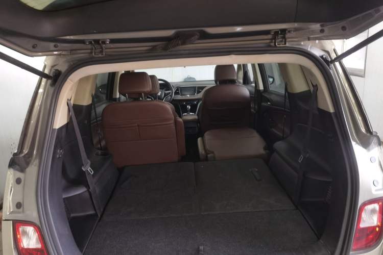Used Buick GL6 2018 18T 6-Seater Luxury Model Trunk