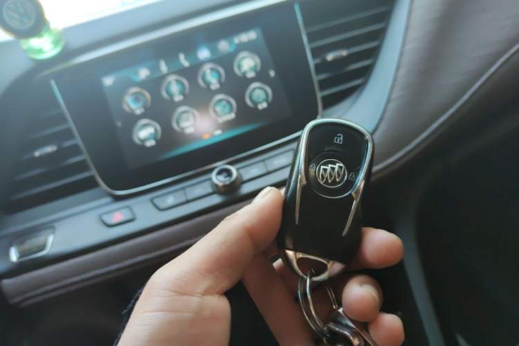Used Buick GL6 2018 18T 6-Seater Prestige Model Vehicle Key