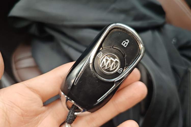 Used Buick GL6 2018 18T 6-Seater Luxury Model Vehicle Key