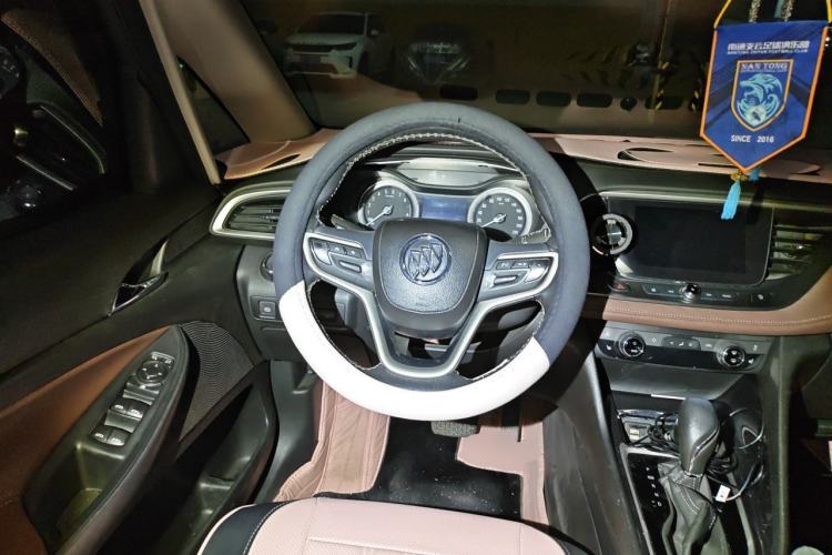 Used Buick GL6 2018 18T 6-Seater Luxury Model Steering Wheel