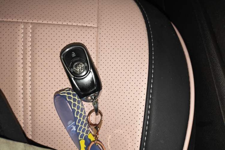Used Buick GL6 2018 18T 6-Seater Luxury Model Vehicle Key