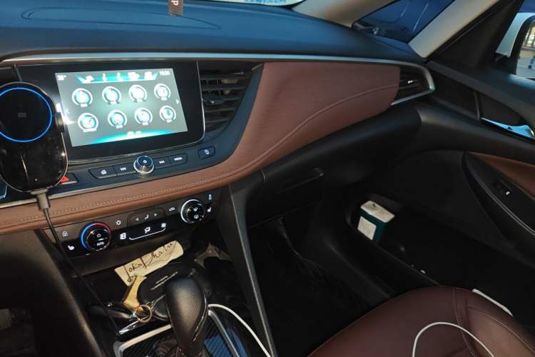Used Buick GL6 2018 18T 6-Seater Luxury Model Audio And AC Panel