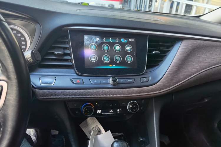 Used Buick GL6 2018 18T 6-Seater Luxury Model Audio And AC Panel