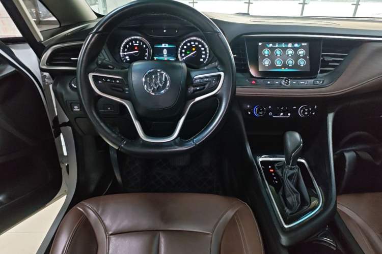 Used Buick GL6 2018 18T 6-Seater Luxury Model Audio And AC Panel