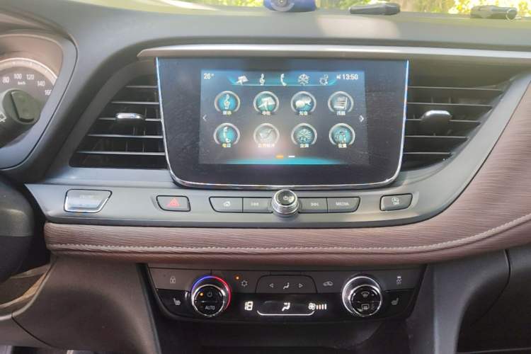 Used Buick GL6 2018 18T 6-Seater Luxury Model Audio And AC Panel