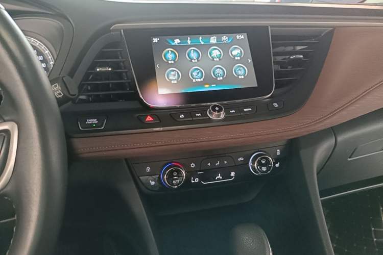 Used Buick GL6 2018 18T 6-Seater Luxury Model Audio And AC Panel
