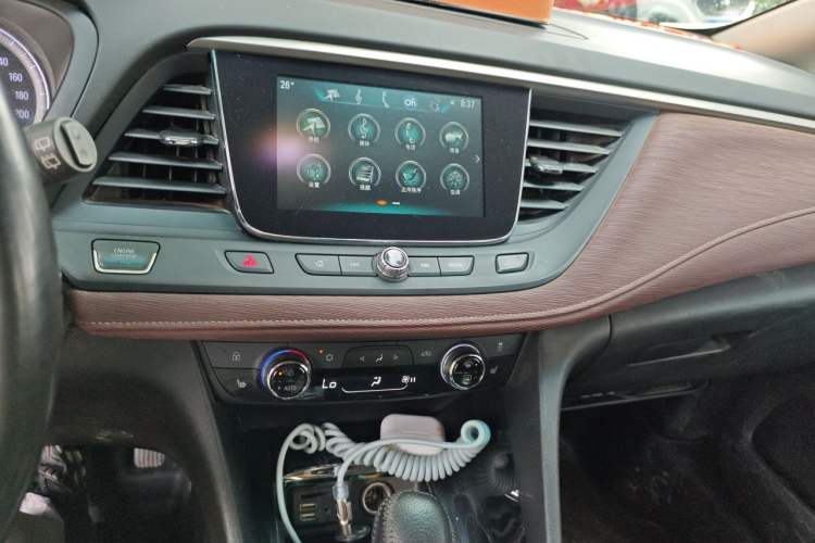 Used Buick GL6 2018 18T 6-Seater Luxury Model Audio And AC Panel