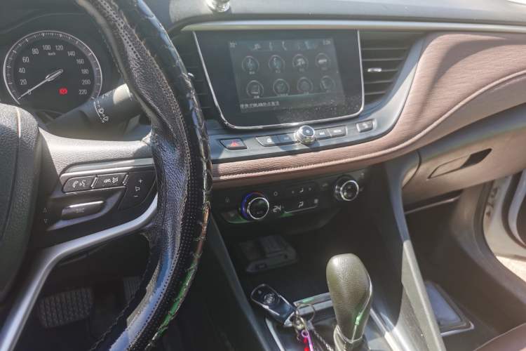 Used Buick GL6 2018 18T 5-seat Luxury Model Audio And AC Panel