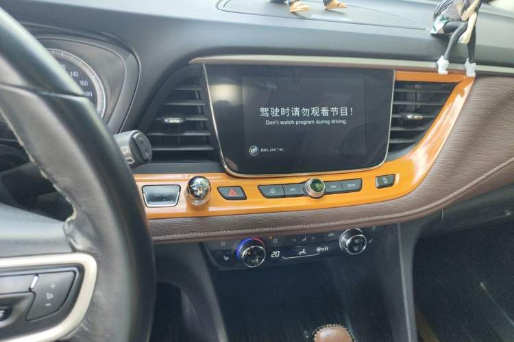 Used Buick GL6 2018 18T 6-Seater Luxury Model Audio And AC Panel