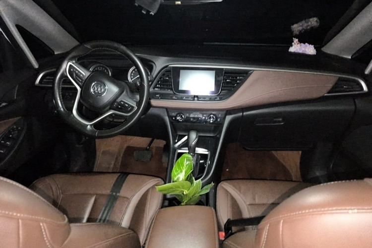 Used Buick GL6 2018 18T 6-Seater Luxury Model Center Console