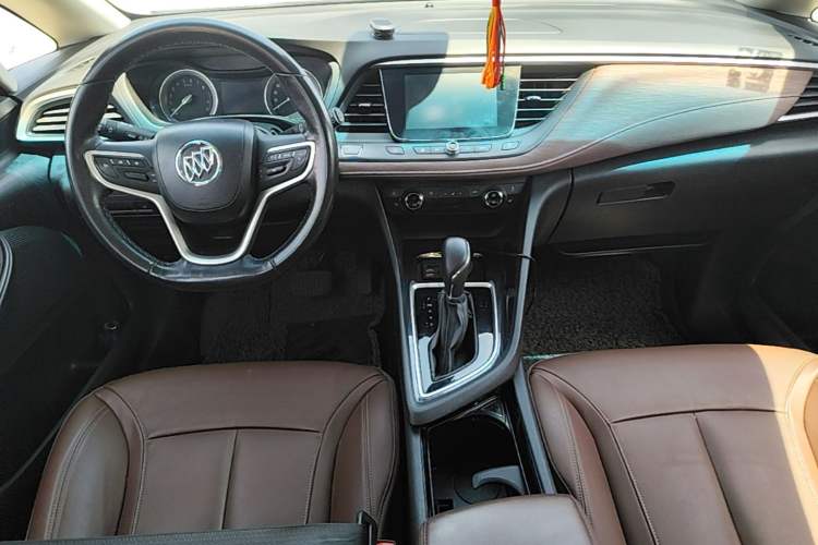 Used Buick GL6 2018 18T 6-Seater Luxury Model Center Console