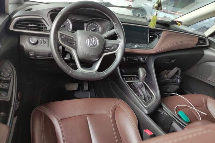 Used Buick GL6 2018 18T 6-Seater Luxury Model Center Console