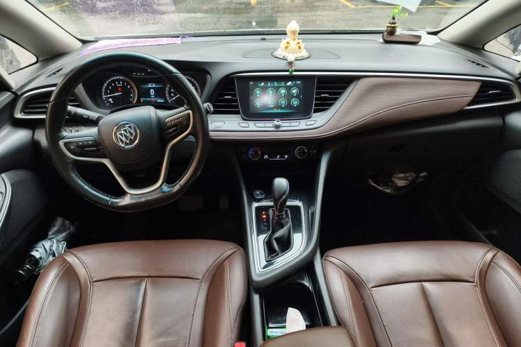 Used Buick GL6 2018 18T 6-Seater Luxury Model Center Console