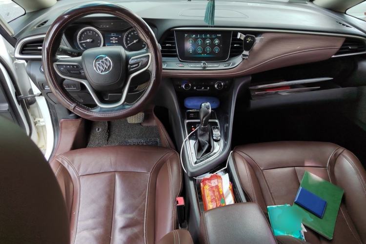 Used Buick GL6 2018 18T 6-Seater Prestige Model Center Console