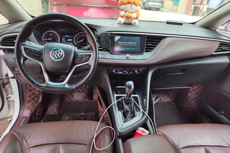 Used Buick GL6 2018 18T 6-Seater Prestige Model Center Console