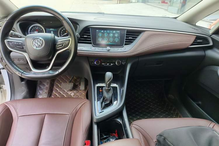 Used Buick GL6 2018 18T 6-Seater Prestige Model Center Console