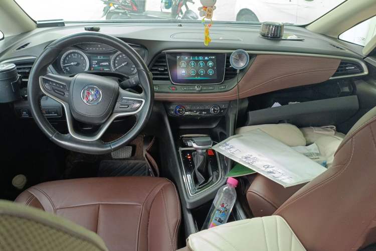 Used Buick GL6 2018 18T 6-Seater Prestige Model Center Console