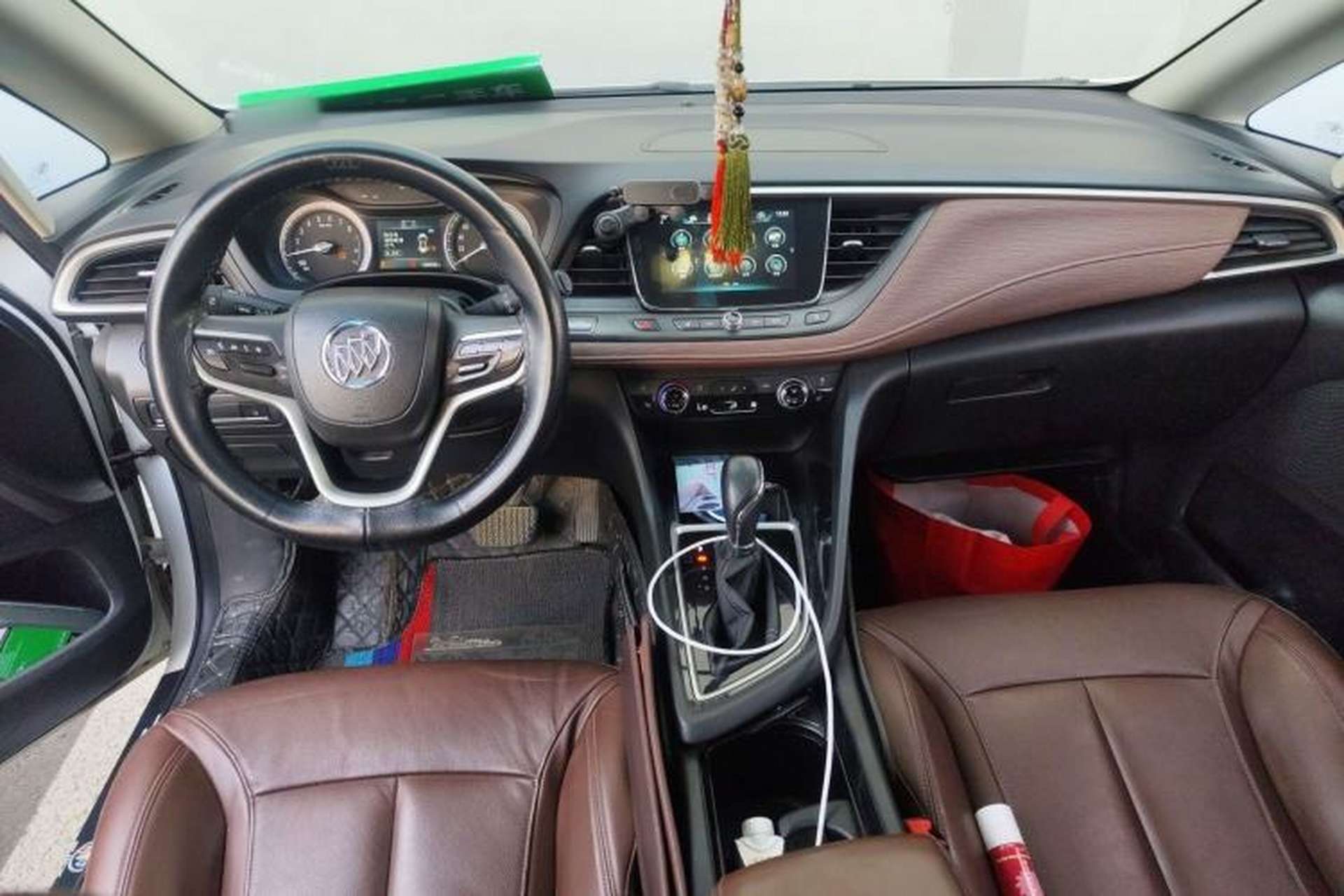 Used Buick GL6 2018 18T 6-Seater Luxury Model Center Console
