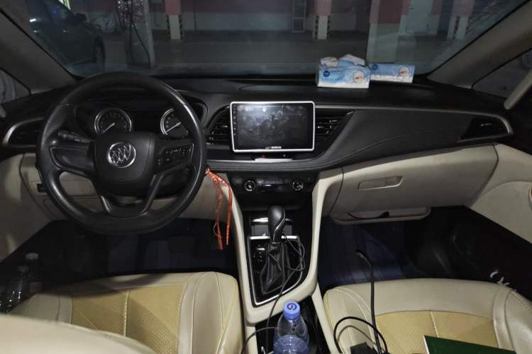 Used Buick GL6 2018 18T 6-Seater Elite Model Center Console