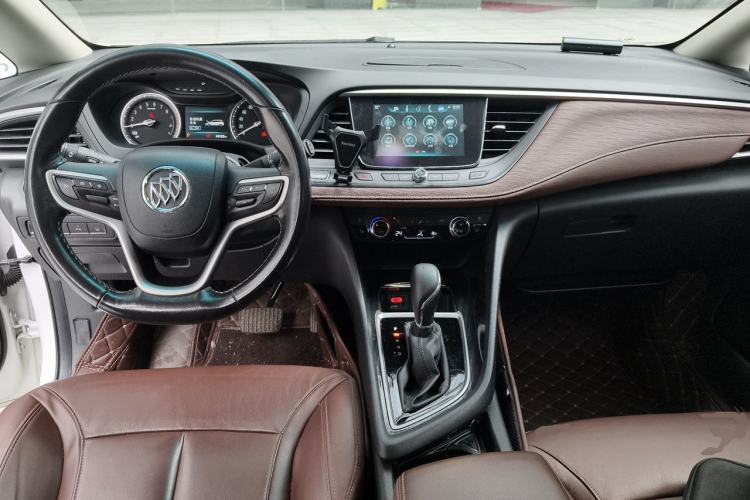 Used Buick GL6 2018 18T 6-Seater Prestige Model Center Console