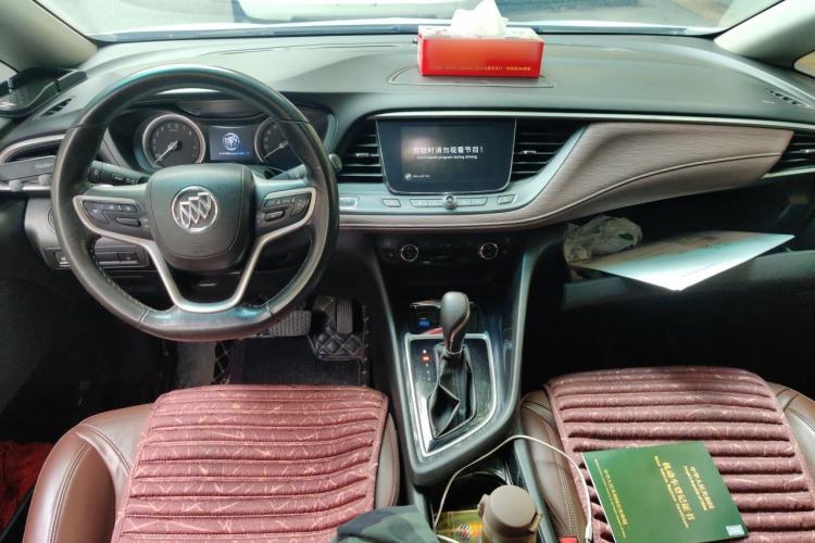 Used Buick GL6 2018 18T 6-Seater Luxury Model Center Console