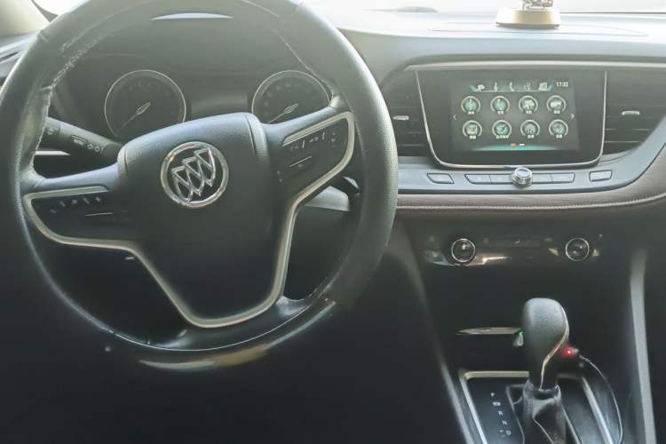 Used Buick GL6 2018 18T 6-Seater Luxury Model Center Console