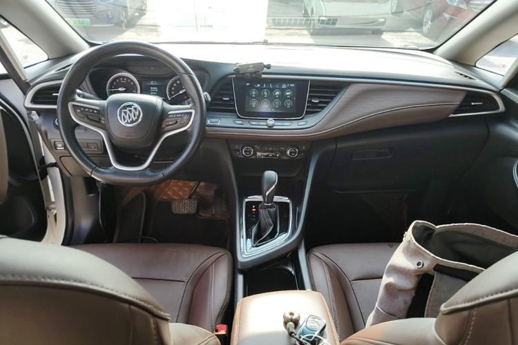 Used Buick GL6 2018 18T 6-Seater Luxury Model Center Console