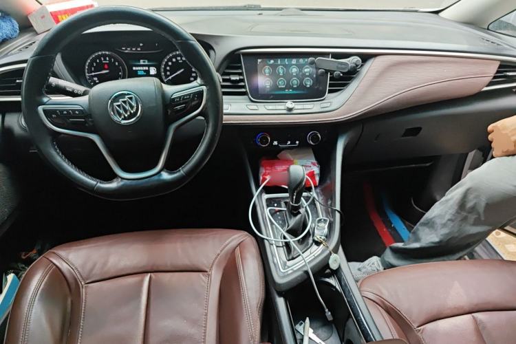 Used Buick GL6 2018 18T 6-Seater Luxury Model Center Console