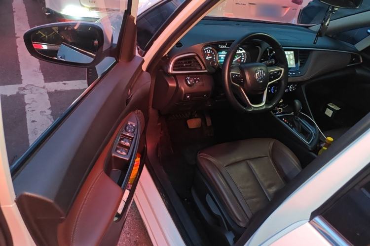 Used Buick GL6 2018 18T 6-Seater Luxury Model Driver Seat