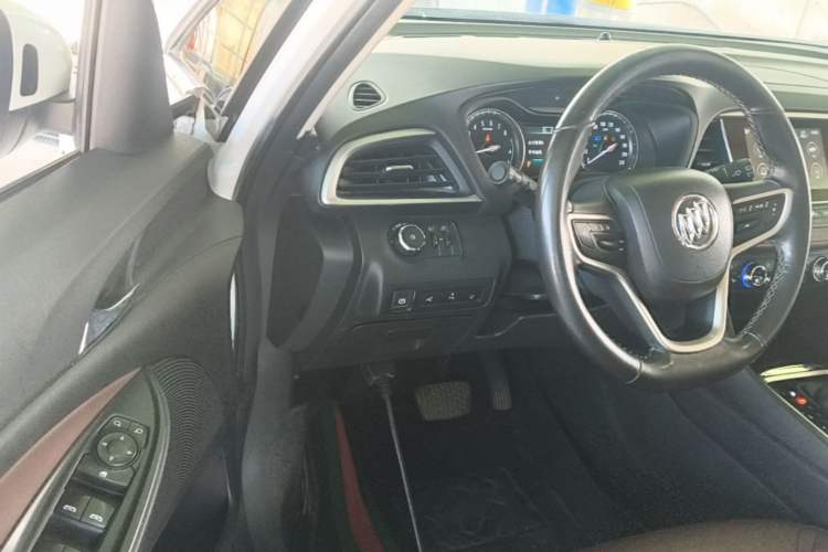 Used Buick GL6 2018 18T 6-Seater Prestige Model Driver Seat