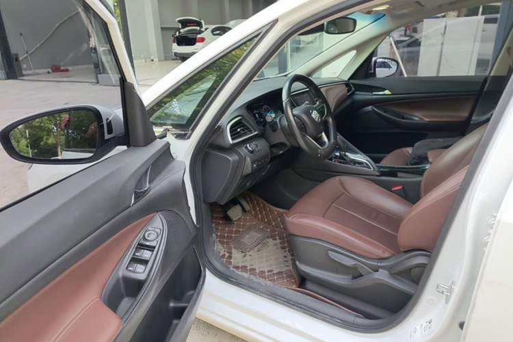 Used Buick GL6 2018 18T 6-Seater Prestige Model Driver Seat