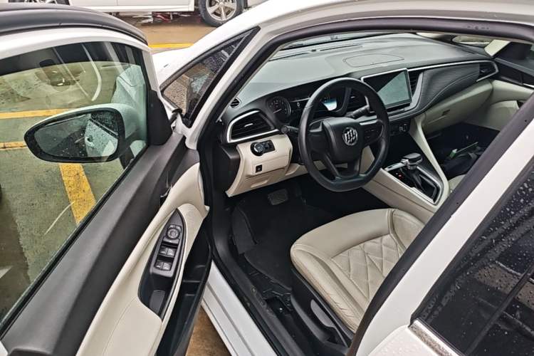 Used Buick GL6 2018 18T 6-Seater Elite Model Driver Seat
