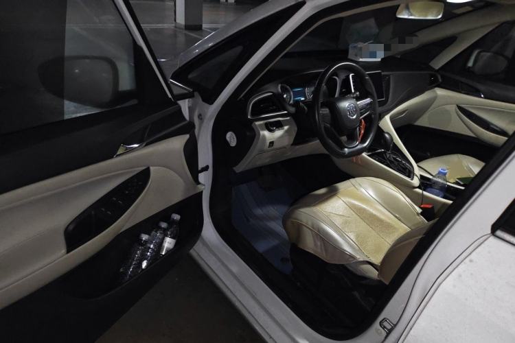 Used Buick GL6 2018 18T 6-Seater Elite Model Driver Seat