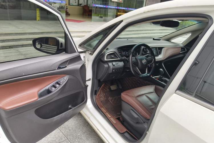 Used Buick GL6 2018 18T 6-Seater Prestige Model Driver Seat