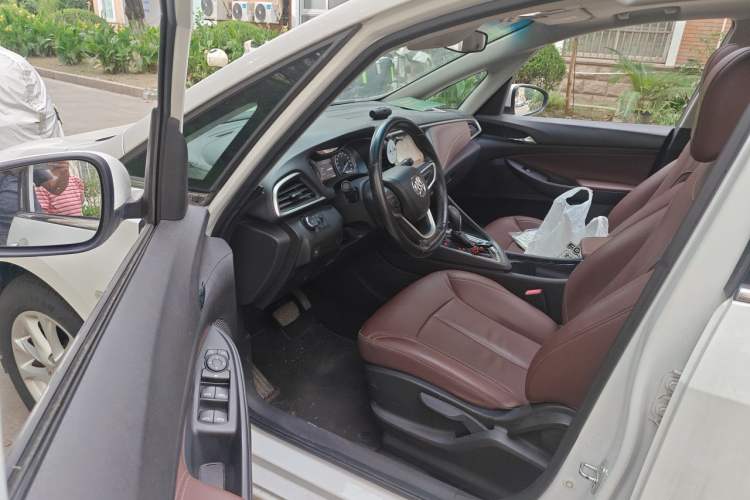 Used Buick GL6 2018 18T 6-Seater Luxury Model Driver Seat